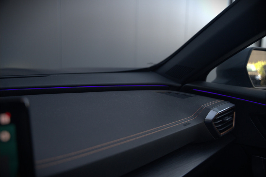 CUPRA Formentor 1.4 e-Hybrid VZ Copper Edition | Mat Grijs | Panoramadak | Memory Seat | Kuipstoelen | 360 Camera | Keyless | Stoelverwarming | Stuurverwarming | Sportstuur | Adaptive Cruise Control | Ambiance Verlichting | Dodehoekdetect