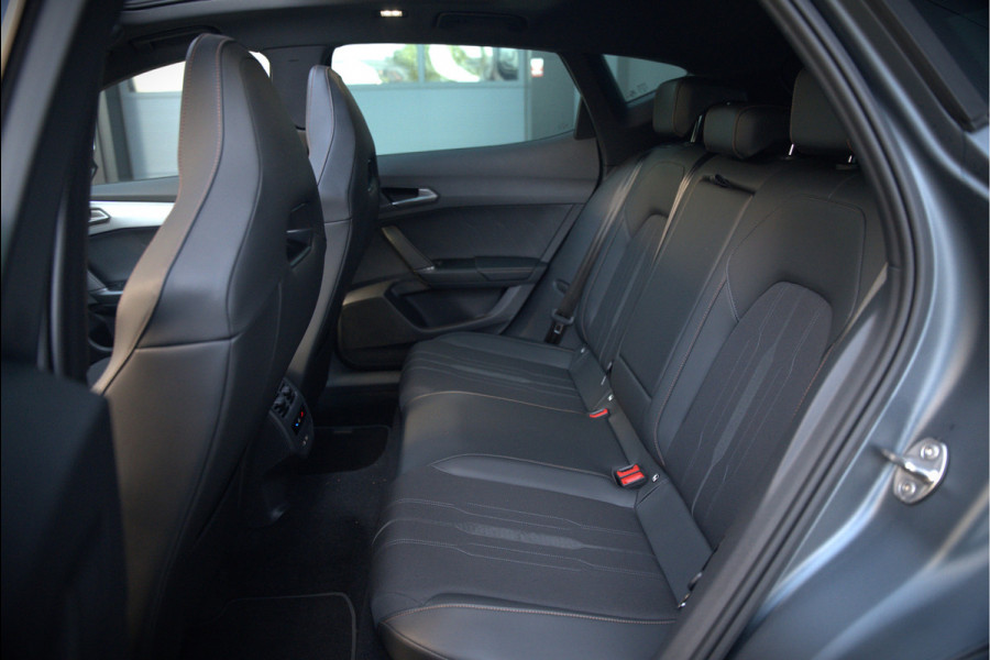 CUPRA Formentor 1.4 e-Hybrid VZ Copper Edition | Mat Grijs | Panoramadak | Memory Seat | Kuipstoelen | 360 Camera | Keyless | Stoelverwarming | Stuurverwarming | Sportstuur | Adaptive Cruise Control | Ambiance Verlichting | Dodehoekdetect