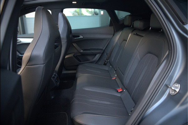 CUPRA Formentor 1.4 e-Hybrid VZ Copper Edition | Mat Grijs | Panoramadak | Memory Seat | Kuipstoelen | 360 Camera | Keyless | Stoelverwarming | Stuurverwarming | Sportstuur | Adaptive Cruise Control | Ambiance Verlichting | Dodehoekdetect