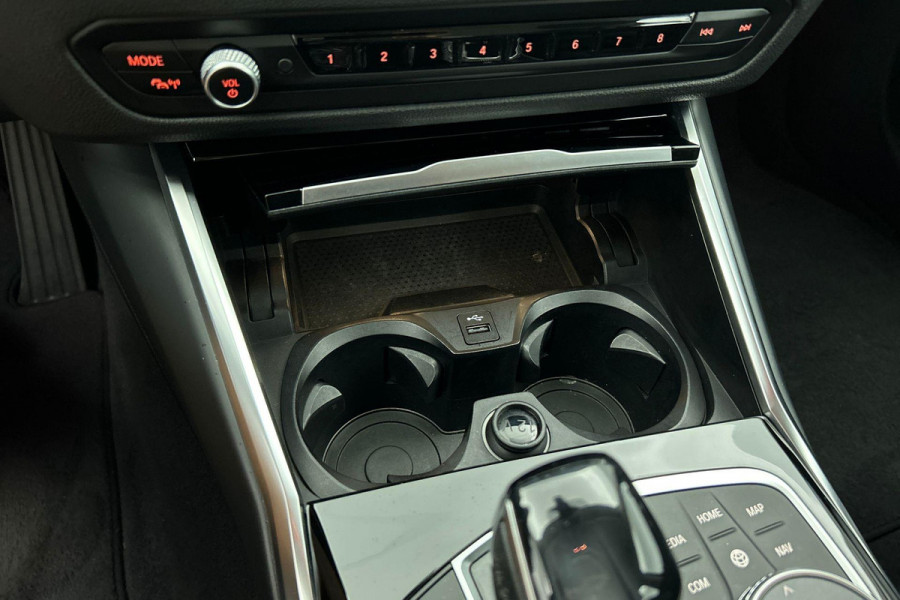 BMW 3 Serie Touring 318i High Executive (Dealer onderH, Navi, StoelV, PDC V+A, Leer, Etc)