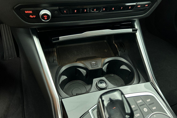 BMW 3 Serie Touring 318i High Executive (Dealer onderH, Navi, StoelV, PDC V+A, Leer, Etc)