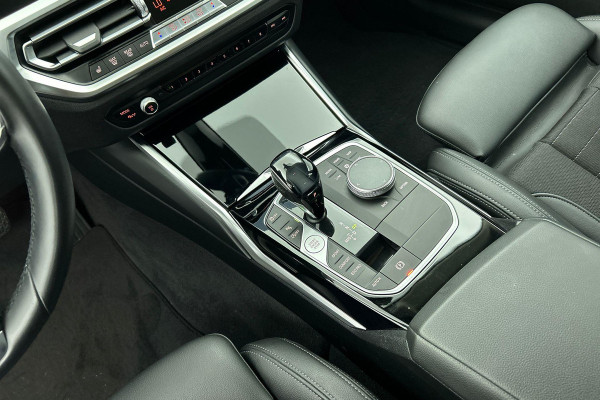 BMW 3 Serie Touring 318i High Executive (Dealer onderH, Navi, StoelV, PDC V+A, Leer, Etc)