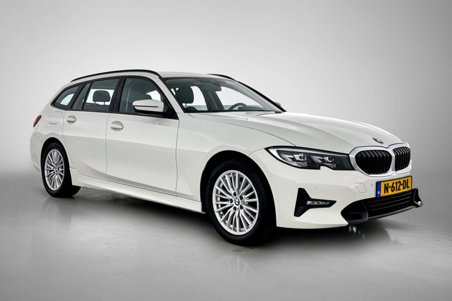 BMW 3 Serie Touring 318i High Executive (Dealer onderH, Navi, StoelV, PDC V+A, Leer, Etc)