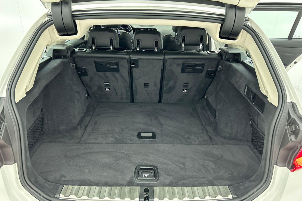BMW 3 Serie Touring 318i High Executive (Dealer onderH, Navi, StoelV, PDC V+A, Leer, Etc)