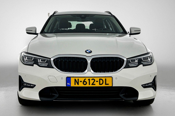 BMW 3 Serie Touring 318i High Executive (Dealer onderH, Navi, StoelV, PDC V+A, Leer, Etc)