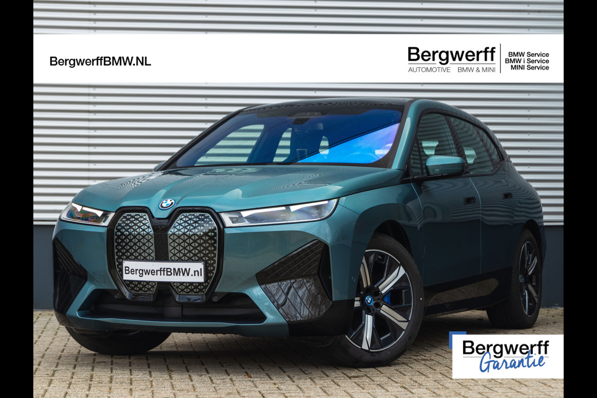 BMW iX xDrive40 - Sportpakket - Pano - Harman Kardon - Stoelventilatie - Driving Ass Prof BMW iX xDrive40 - Sportpakket - Pano - Harman Kardon - Stoelventilatie - Driving Ass Prof