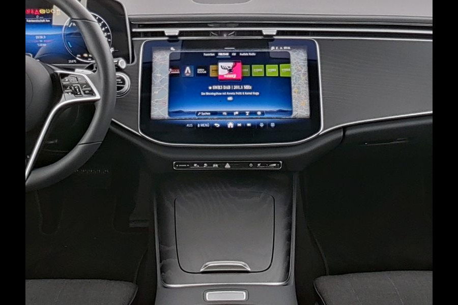 Mercedes-Benz E-Klasse Estate 300 e Plug-In Hybride | Distronic | Stoel en Stuurverwarming | Led koplampen | Achteruitrijcamera | Apple CarPlay | Inclusief 24 maanden MB Certified garantie voor Europa.