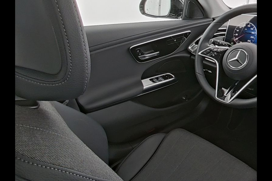 Mercedes-Benz E-Klasse Estate 300 e Plug-In Hybride | Distronic | Stoel en Stuurverwarming | Led koplampen | Achteruitrijcamera | Apple CarPlay | Inclusief 24 maanden MB Certified garantie voor Europa.