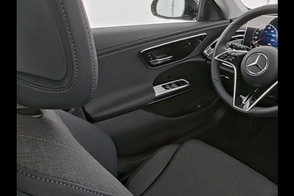 Mercedes-Benz E-Klasse Estate 300 e Plug-In Hybride | Distronic | Stoel en Stuurverwarming | Led koplampen | Achteruitrijcamera | Apple CarPlay | Inclusief 24 maanden MB Certified garantie voor Europa.