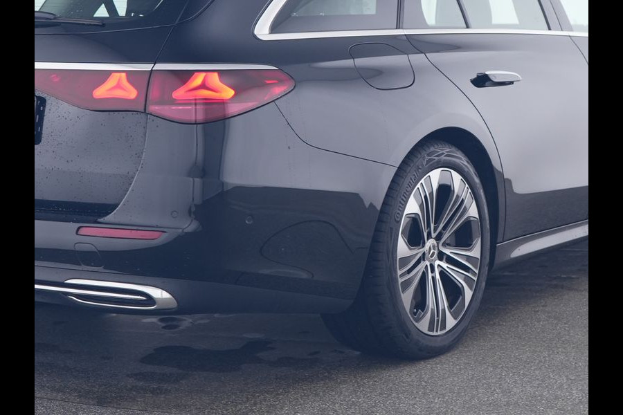 Mercedes-Benz E-Klasse Estate 300 e Plug-In Hybride | Distronic | Stoel en Stuurverwarming | Led koplampen | Achteruitrijcamera | Apple CarPlay | Inclusief 24 maanden MB Certified garantie voor Europa.