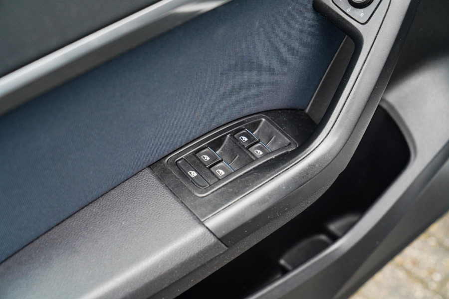 Seat Ateca 1.0 EcoTSI Style Business Intense | LED koplampen | Achteruitrijcamera | Climatronic airco | Multifunctioneel stuur |