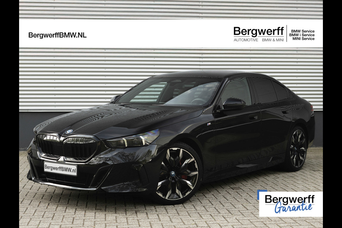 BMW 5 Serie 550e xDrive - M-Sport Pro - Pano - Onderstel Prof - Trekhaak - Stoelventilatie BMW 5 Serie 550e xDrive - M-Sport Pro - Pano - Onderstel Prof - Trekhaak - Stoelventilatie