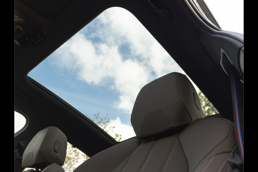 BMW 5 Serie 550e xDrive - M-Sport Pro - Pano - Onderstel Prof - Trekhaak - Stoelventilatie