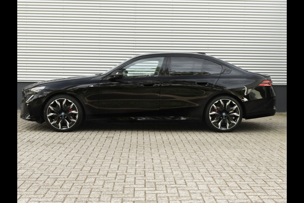 BMW 5 Serie 550e xDrive - M-Sport Pro - Pano - Onderstel Prof - Trekhaak - Stoelventilatie