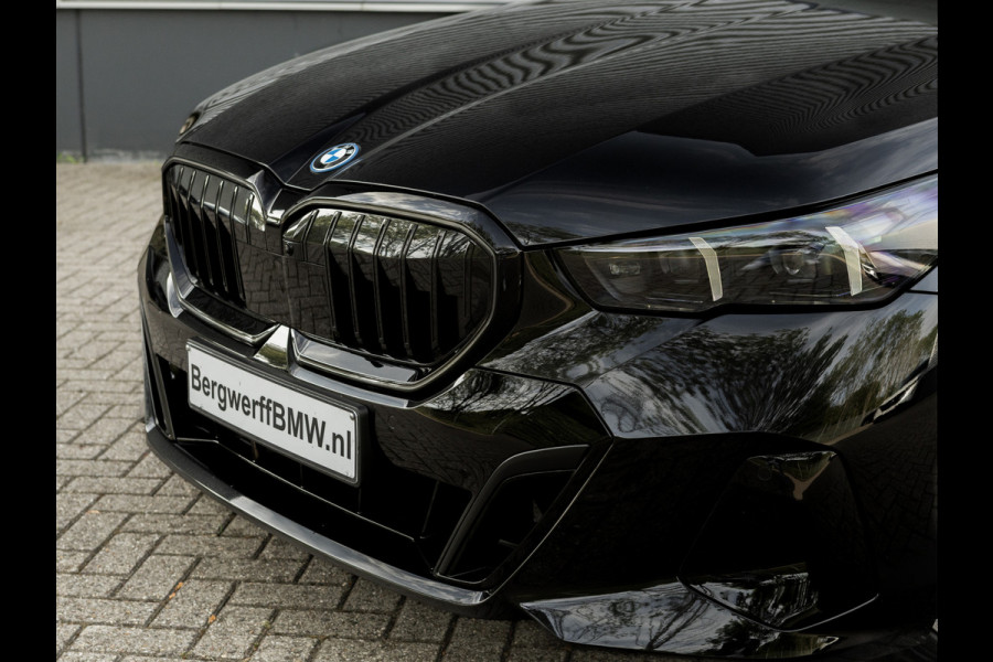 BMW 5 Serie 550e xDrive - M-Sport Pro - Pano - Onderstel Prof - Trekhaak - Stoelventilatie