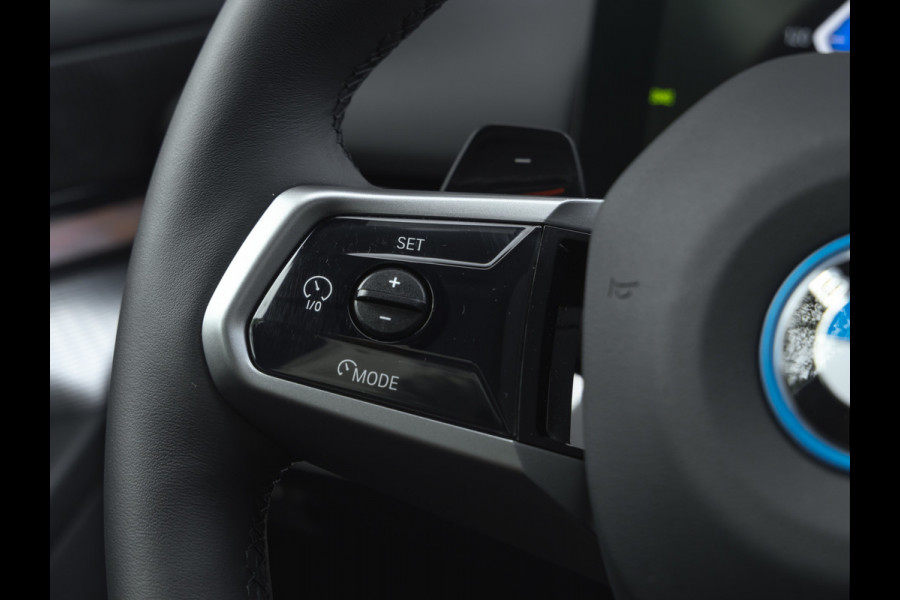 BMW 5 Serie 550e xDrive - M-Sport Pro - Pano - Onderstel Prof - Trekhaak - Stoelventilatie