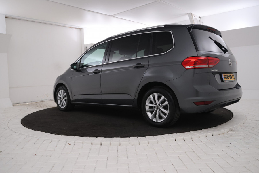 Volkswagen Touran 1.6 TDI SCR Highline apple carplay, Navigatie, Climate,