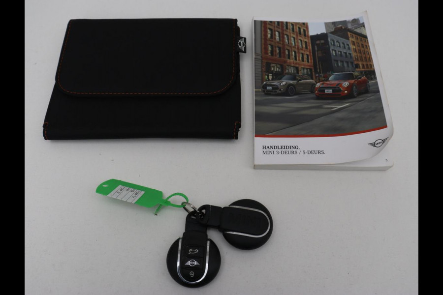 MINI Cooper 1.5 Cooper | Carplay | Cruise control | Navigatie | Full LED | Keyless | Airco | Bluetooth