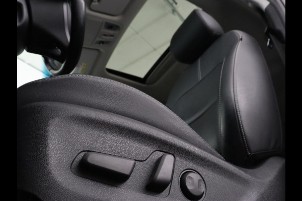 Kia Niro 1.6 GDi PHEV ExecutiveLine | Schuifdak | Stoelventilatie | Leder | Trekhaak | Adaptive cruise | JBL Sound | Full LED | Camera | Keyless | Carplay | Navigatie | Achterbankverwarming