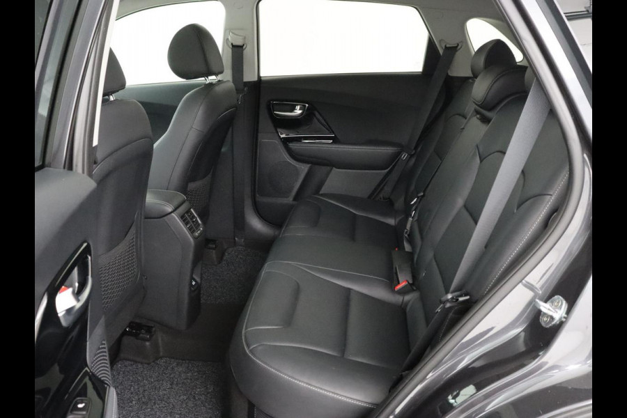 Kia Niro 1.6 GDi PHEV ExecutiveLine | Schuifdak | Stoelventilatie | Leder | Trekhaak | Adaptive cruise | JBL Sound | Full LED | Camera | Keyless | Carplay | Navigatie | Achterbankverwarming
