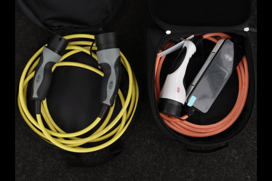 Kia Niro 1.6 GDi PHEV ExecutiveLine | Schuifdak | Stoelventilatie | Leder | Trekhaak | Adaptive cruise | JBL Sound | Full LED | Camera | Keyless | Carplay | Navigatie | Achterbankverwarming