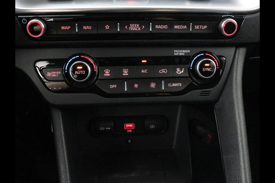 Kia Niro 1.6 GDi PHEV ExecutiveLine | Schuifdak | Stoelventilatie | Leder | Trekhaak | Adaptive cruise | JBL Sound | Full LED | Camera | Keyless | Carplay | Navigatie | Achterbankverwarming