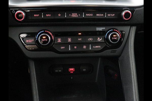 Kia Niro 1.6 GDi PHEV ExecutiveLine | Schuifdak | Stoelventilatie | Leder | Trekhaak | Adaptive cruise | JBL Sound | Full LED | Camera | Keyless | Carplay | Navigatie | Achterbankverwarming