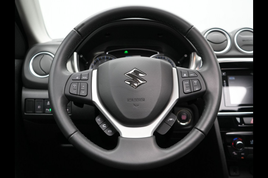 Suzuki Vitara 1.5 Hybrid Style Dealer O.H. | Panodak | Adaptive Cruise | Alcantara Sportstoelen Verwarmd | Navigatie | Camera | Stoelverwarming | Apple Carplay | DAB |