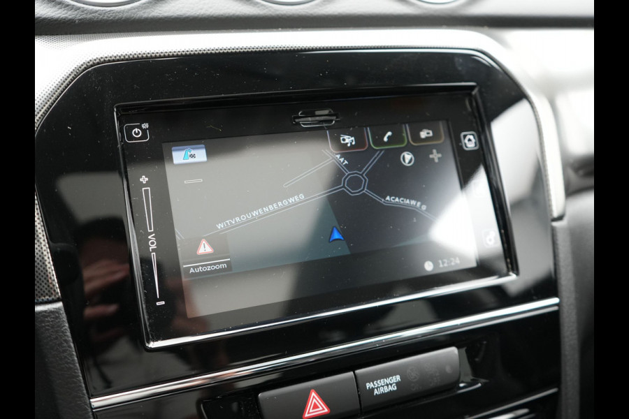 Suzuki Vitara 1.5 Hybrid Style Dealer O.H. | Panodak | Adaptive Cruise | Alcantara Sportstoelen Verwarmd | Navigatie | Camera | Stoelverwarming | Apple Carplay | DAB |