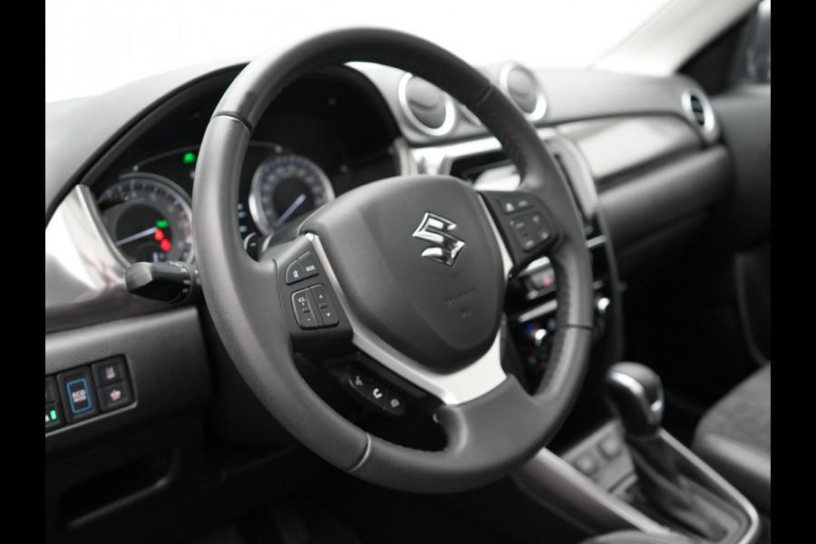 Suzuki Vitara 1.5 Hybrid Style Dealer O.H. | Panodak | Adaptive Cruise | Alcantara Sportstoelen Verwarmd | Navigatie | Camera | Stoelverwarming | Apple Carplay | DAB |