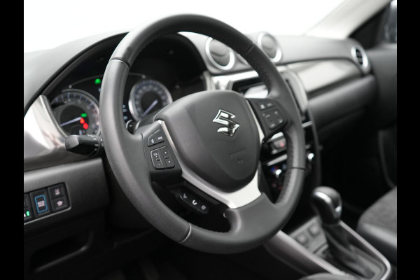 Suzuki Vitara 1.5 Hybrid Style Dealer O.H. | Panodak | Adaptive Cruise | Alcantara Sportstoelen Verwarmd | Navigatie | Camera | Stoelverwarming | Apple Carplay | DAB |