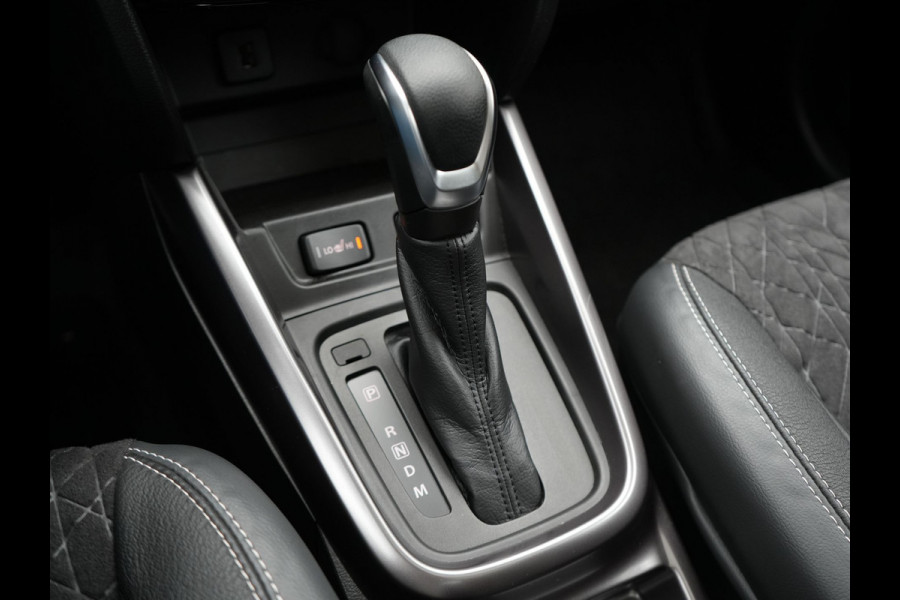 Suzuki Vitara 1.5 Hybrid Style Dealer O.H. | Panodak | Adaptive Cruise | Alcantara Sportstoelen Verwarmd | Navigatie | Camera | Stoelverwarming | Apple Carplay | DAB |