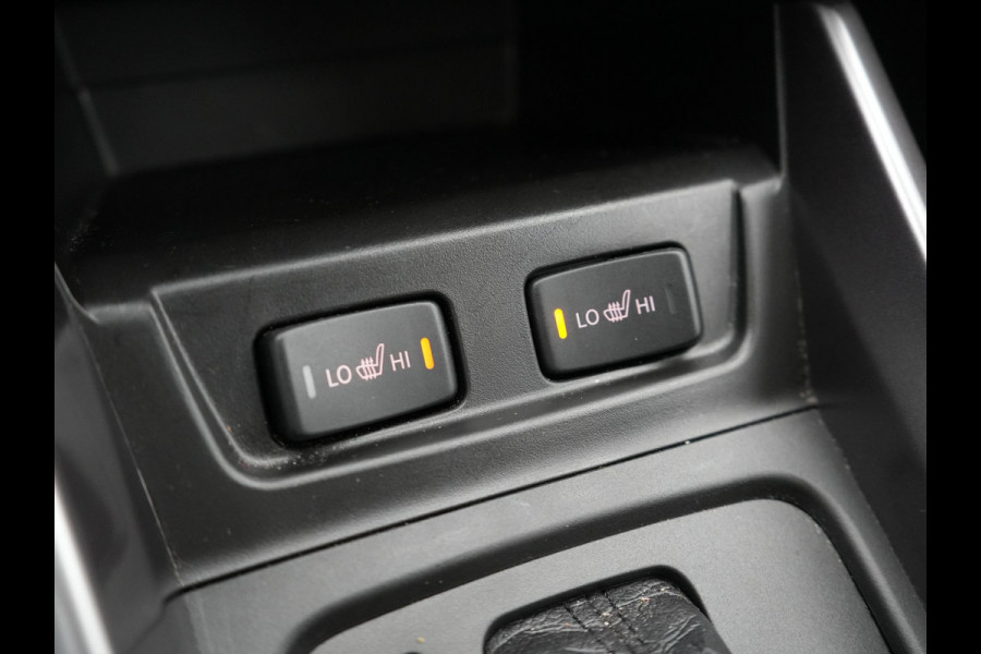 Suzuki Vitara 1.5 Hybrid Style Dealer O.H. | Panodak | Adaptive Cruise | Alcantara Sportstoelen Verwarmd | Navigatie | Camera | Stoelverwarming | Apple Carplay | DAB |