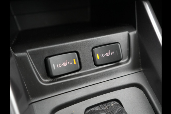 Suzuki Vitara 1.5 Hybrid Style Dealer O.H. | Panodak | Adaptive Cruise | Alcantara Sportstoelen Verwarmd | Navigatie | Camera | Stoelverwarming | Apple Carplay | DAB |