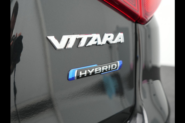 Suzuki Vitara 1.5 Hybrid Style Dealer O.H. | Panodak | Adaptive Cruise | Alcantara Sportstoelen Verwarmd | Navigatie | Camera | Stoelverwarming | Apple Carplay | DAB |