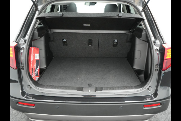 Suzuki Vitara 1.5 Hybrid Style Dealer O.H. | Panodak | Adaptive Cruise | Alcantara Sportstoelen Verwarmd | Navigatie | Camera | Stoelverwarming | Apple Carplay | DAB |