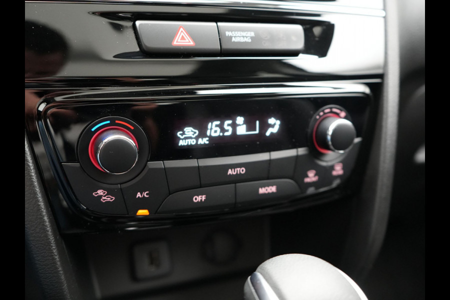 Suzuki Vitara 1.5 Hybrid Style Dealer O.H. | Panodak | Adaptive Cruise | Alcantara Sportstoelen Verwarmd | Navigatie | Camera | Stoelverwarming | Apple Carplay | DAB |