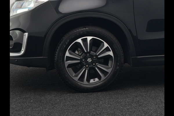 Suzuki Vitara 1.5 Hybrid Style Dealer O.H. | Panodak | Adaptive Cruise | Alcantara Sportstoelen Verwarmd | Navigatie | Camera | Stoelverwarming | Apple Carplay | DAB |