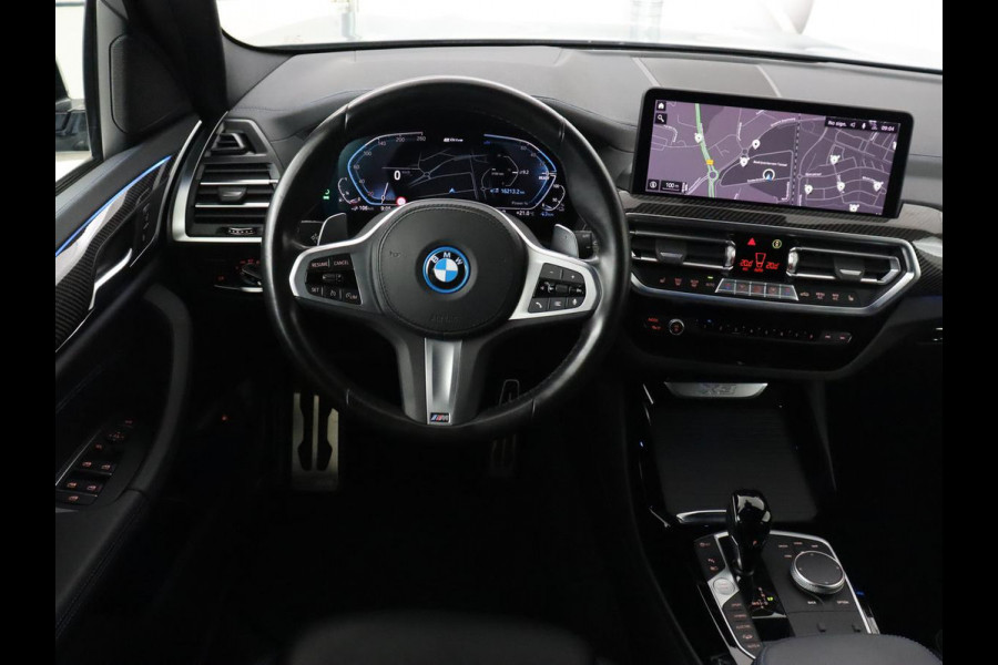 BMW X3 xDrive30e M Sport | Leder | Stoel & stuurverwarming | Camera | Sportstoelen | Carplay | Sfeerverlichting | Navigatie | Adaptief LED | Live Cockpit | 20'' lichtmetalen velgen