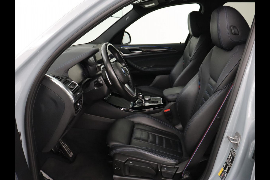 BMW X3 xDrive30e M Sport | Leder | Stoel & stuurverwarming | Camera | Sportstoelen | Carplay | Sfeerverlichting | Navigatie | Adaptief LED | Live Cockpit | 20'' lichtmetalen velgen