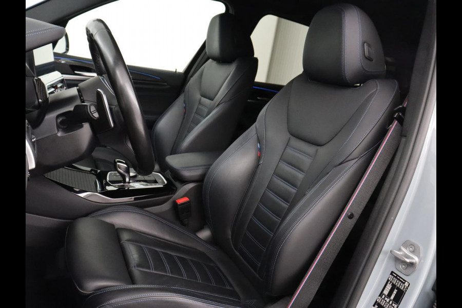 BMW X3 xDrive30e M Sport | Leder | Stoel & stuurverwarming | Camera | Sportstoelen | Carplay | Sfeerverlichting | Navigatie | Adaptief LED | Live Cockpit | 20'' lichtmetalen velgen