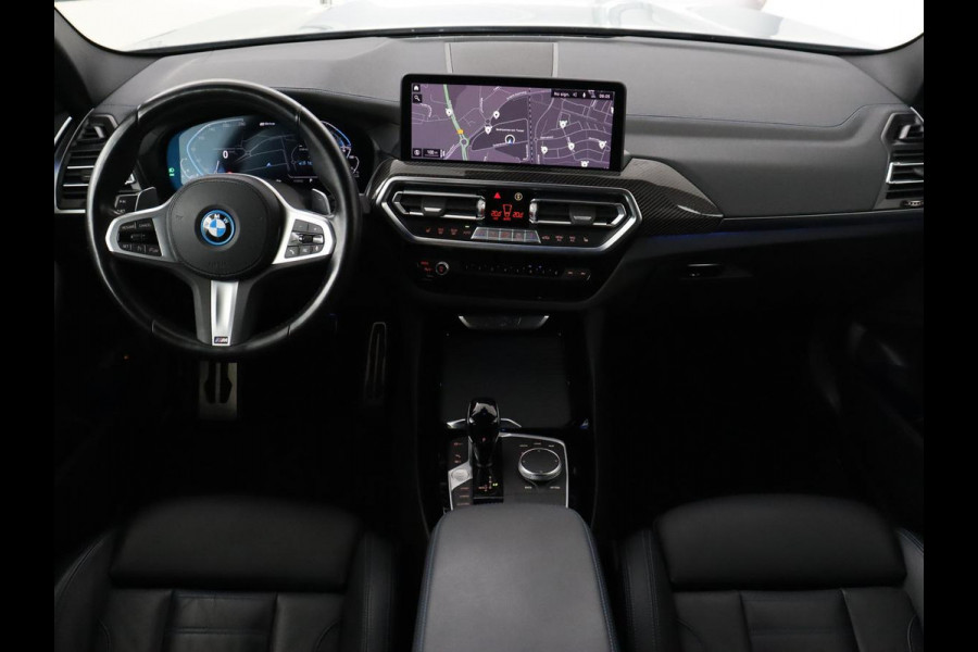BMW X3 xDrive30e M Sport | Leder | Stoel & stuurverwarming | Camera | Sportstoelen | Carplay | Sfeerverlichting | Navigatie | Adaptief LED | Live Cockpit | 20'' lichtmetalen velgen