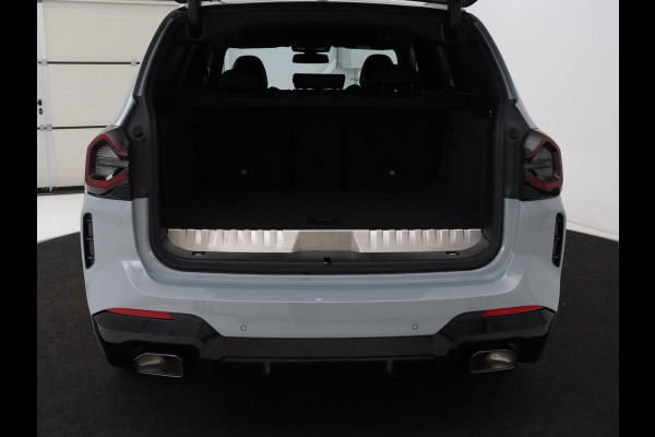 BMW X3 xDrive30e M Sport | Leder | Stoel & stuurverwarming | Camera | Sportstoelen | Carplay | Sfeerverlichting | Navigatie | Adaptief LED | Live Cockpit | 20'' lichtmetalen velgen