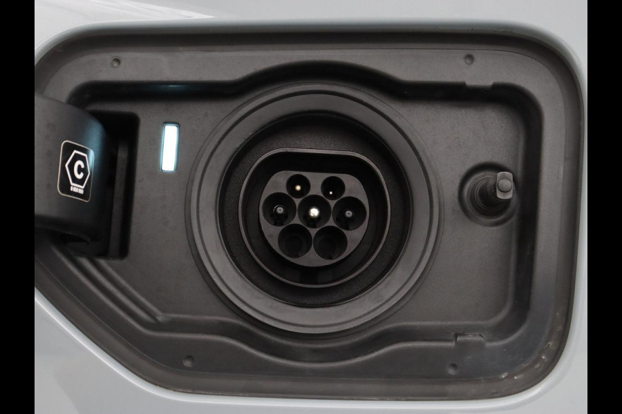 BMW X3 xDrive30e M Sport | Leder | Stoel & stuurverwarming | Camera | Sportstoelen | Carplay | Sfeerverlichting | Navigatie | Adaptief LED | Live Cockpit | 20'' lichtmetalen velgen