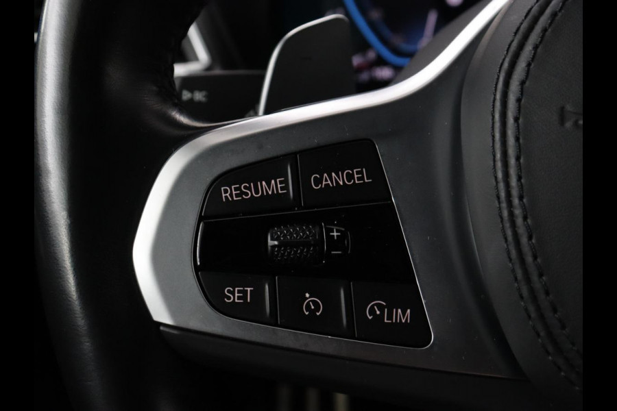 BMW X3 xDrive30e M Sport | Leder | Stoel & stuurverwarming | Camera | Sportstoelen | Carplay | Sfeerverlichting | Navigatie | Adaptief LED | Live Cockpit | 20'' lichtmetalen velgen