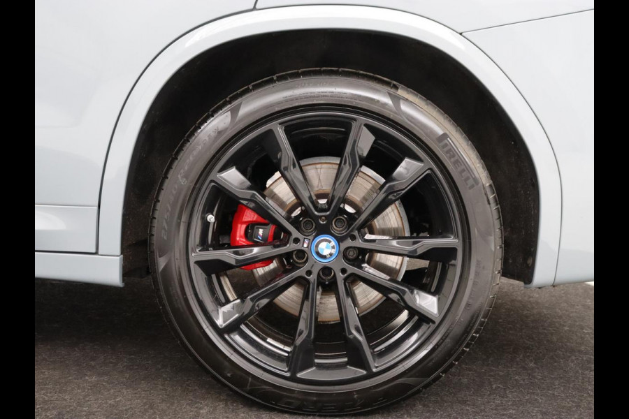 BMW X3 xDrive30e M Sport | Leder | Stoel & stuurverwarming | Camera | Sportstoelen | Carplay | Sfeerverlichting | Navigatie | Adaptief LED | Live Cockpit | 20'' lichtmetalen velgen