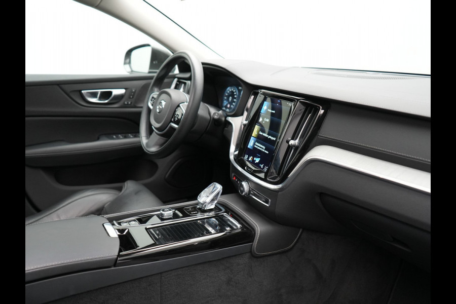 Volvo V60 T8 Recharge AWD Inscription Plug In Hybrid 392pk Dealer O.H. PHEV | Panodak | Adaptive cruise | Lederen Sportstoelen Memory & Massage | Pilot Assist | Harman Kardon | Apple Carplay | Camera | Keyless | Stoel & Stuurverwarming | L.M. 19" | Virtual |