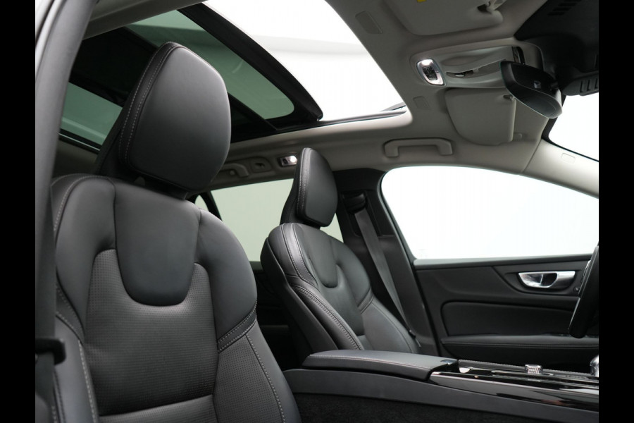 Volvo V60 T8 Recharge AWD Inscription Plug In Hybrid 392pk Dealer O.H. PHEV | Panodak | Adaptive cruise | Lederen Sportstoelen Memory & Massage | Pilot Assist | Harman Kardon | Apple Carplay | Camera | Keyless | Stoel & Stuurverwarming | L.M. 19" | Virtual |