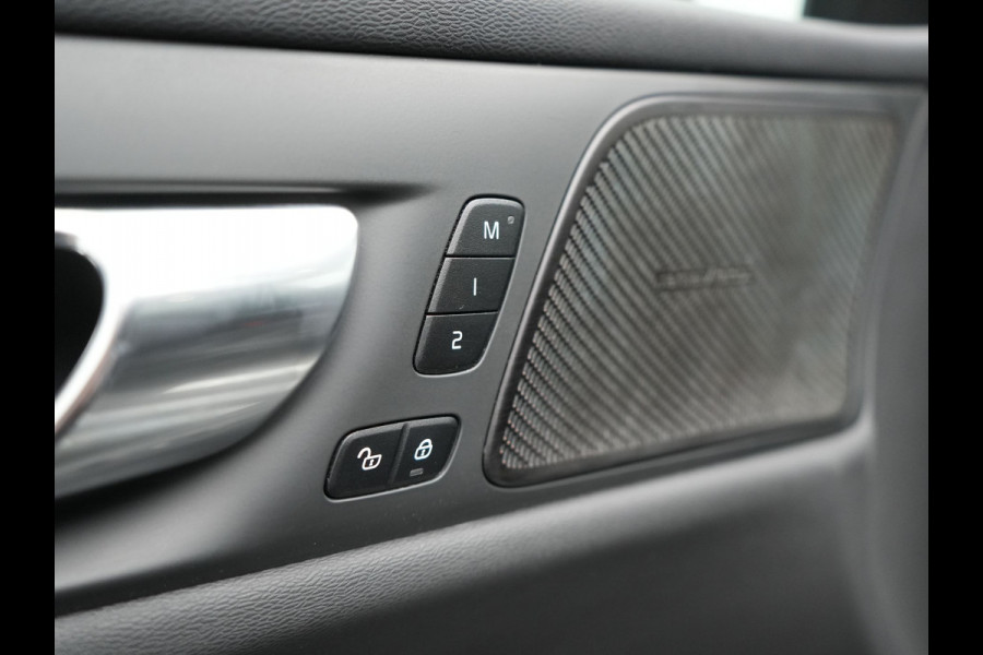 Volvo V60 T8 Recharge AWD Inscription Plug In Hybrid 392pk Dealer O.H. PHEV | Panodak | Adaptive cruise | Lederen Sportstoelen Memory & Massage | Pilot Assist | Harman Kardon | Apple Carplay | Camera | Keyless | Stoel & Stuurverwarming | L.M. 19" | Virtual |