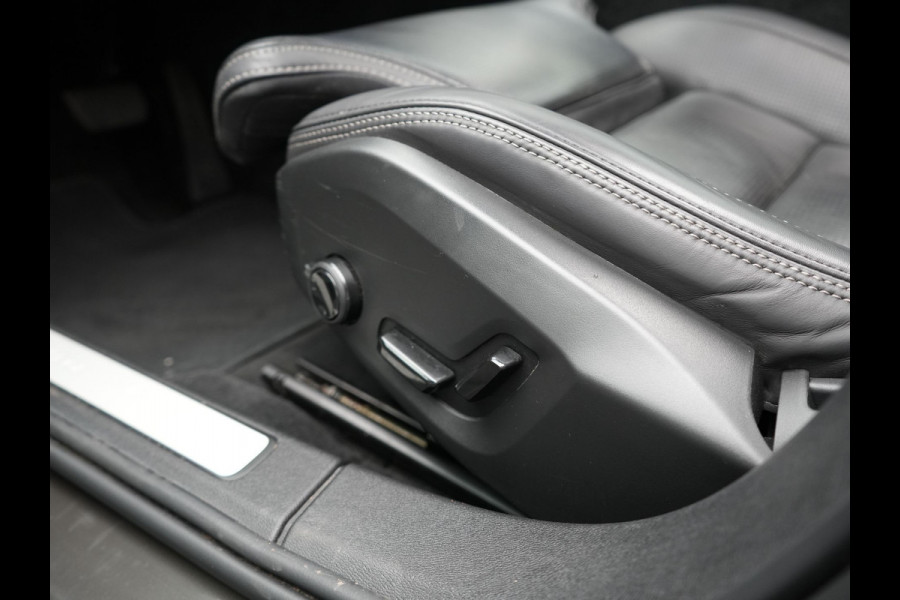 Volvo V60 T8 Recharge AWD Inscription Plug In Hybrid 392pk Dealer O.H. PHEV | Panodak | Adaptive cruise | Lederen Sportstoelen Memory & Massage | Pilot Assist | Harman Kardon | Apple Carplay | Camera | Keyless | Stoel & Stuurverwarming | L.M. 19" | Virtual |